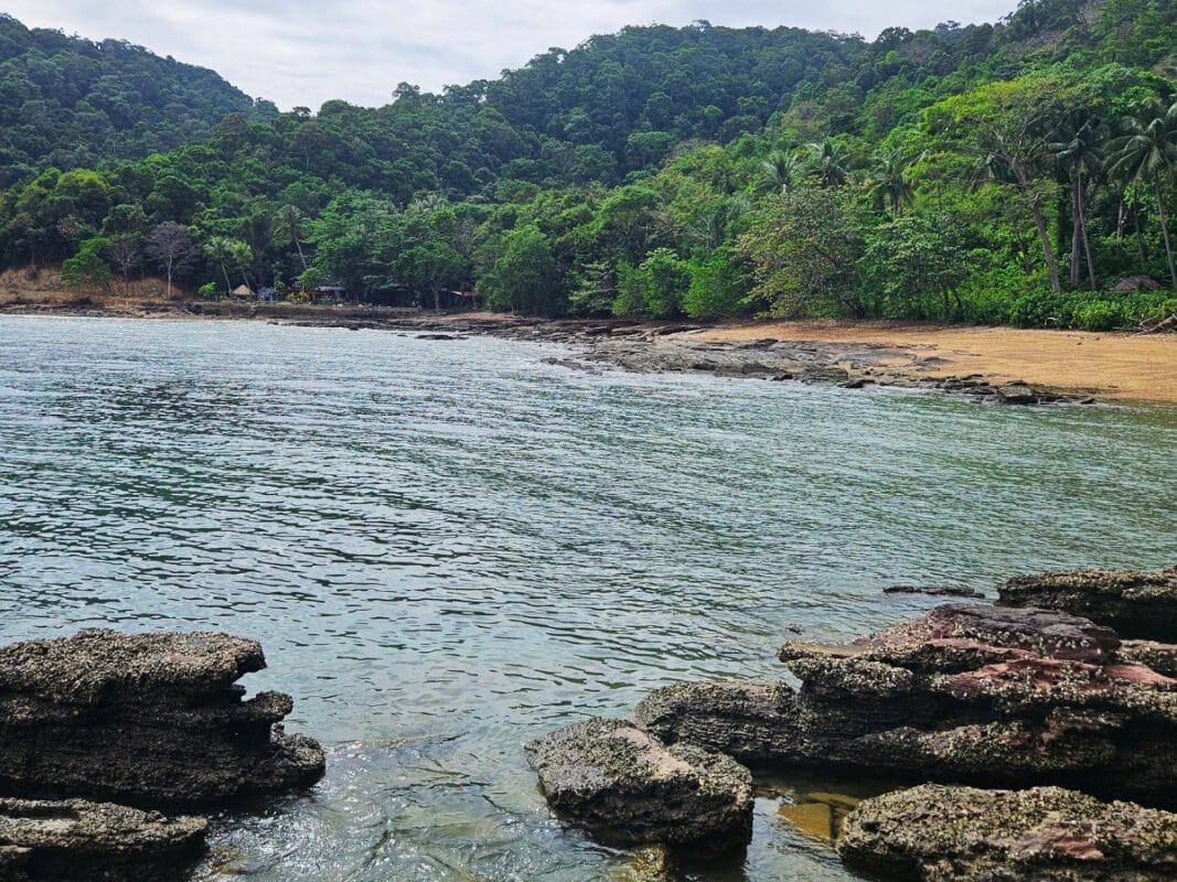 Sea, rocky shore and jungle, Koh Lanta