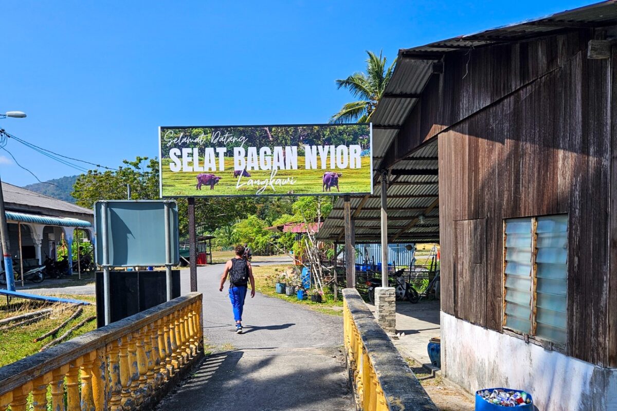 Selat Bagan Nyior is one of the main villages on Pulau Tuba.