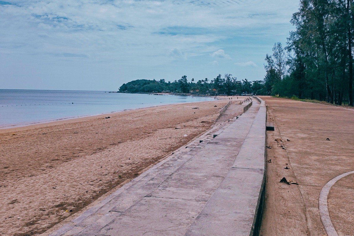 Koh lanta wide beach Klong Dao